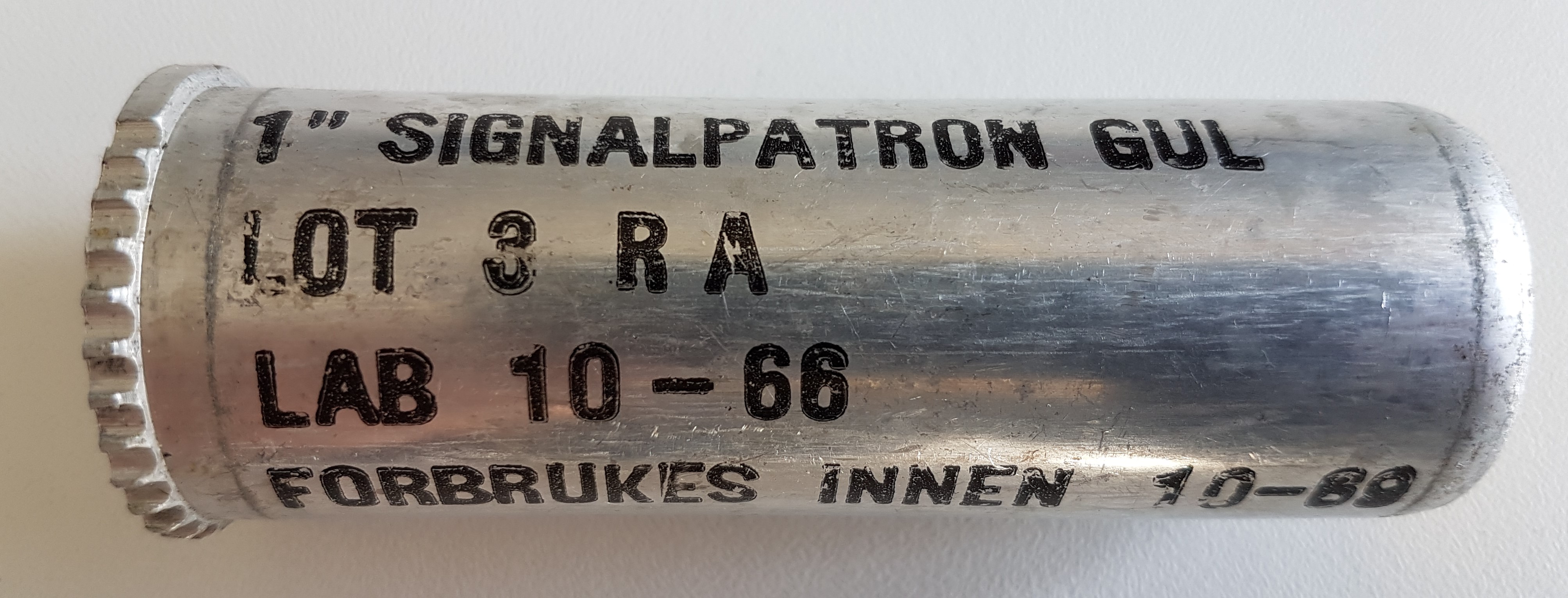 ./ammo/265Signal/patroner/Patron-1toms-Raufoss-Signal-Gul-10-1966-1.jpg