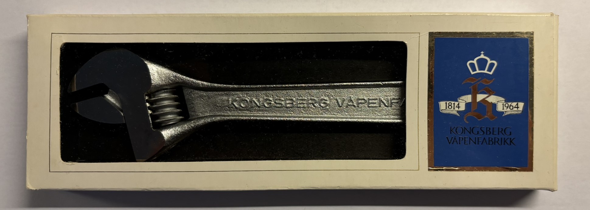 ./tools/bilder/Tools-Kongsberg-Vaapenfabrikk-Skiftenøkkel-Jubileum-150aar-1.JPG