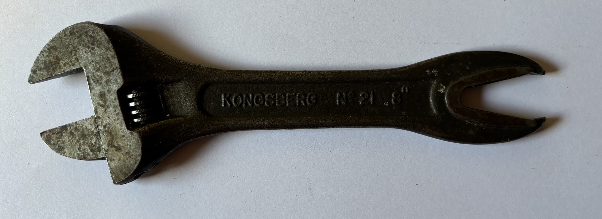 ./tools/bilder/Tools-Kongsberg-Vaapenfabrikk-Skiftenøkkel-No21-Smidd-Staal-1.jpg